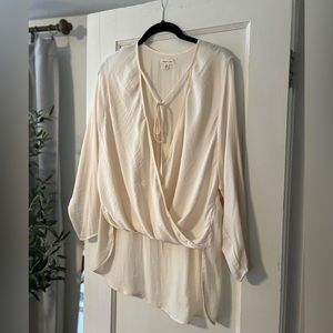 Silence + Noise Flowy Top